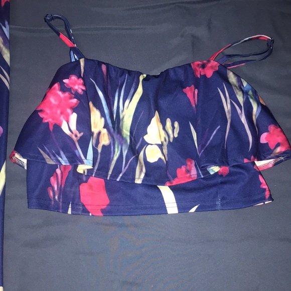 2pc Floral Pants and Crop Top size XL - Picture 3 of 6